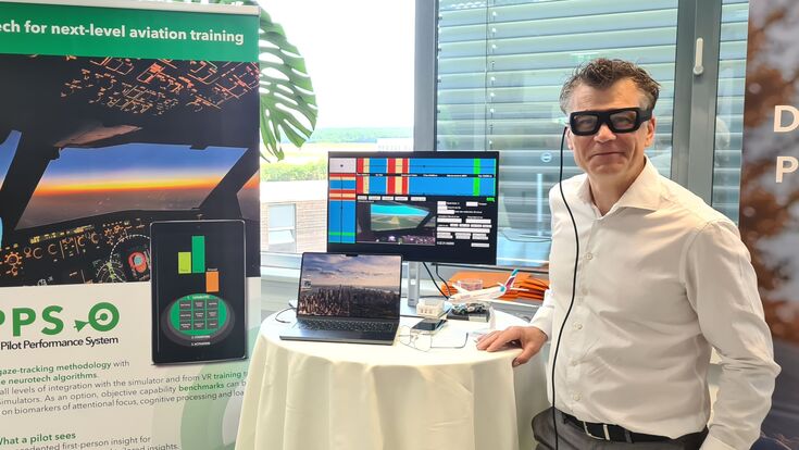 Christian Kusmitsch, Founder von Mindset Technologies, neben seiner Erfindung