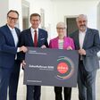 Geschäftsführer Joachim Haindl-Grutsch, Industriellenvereinigung OÖ, Wirtschafts-Landesrat Markus Achleitner, Präsidentin Doris Hummer, Wirtschaftskammer OÖ, und Präsident Andreas Stangl, Arbeiterkammer OÖ bei der pressekonferenz zum Zukunftsforum Oberösterreich 2026