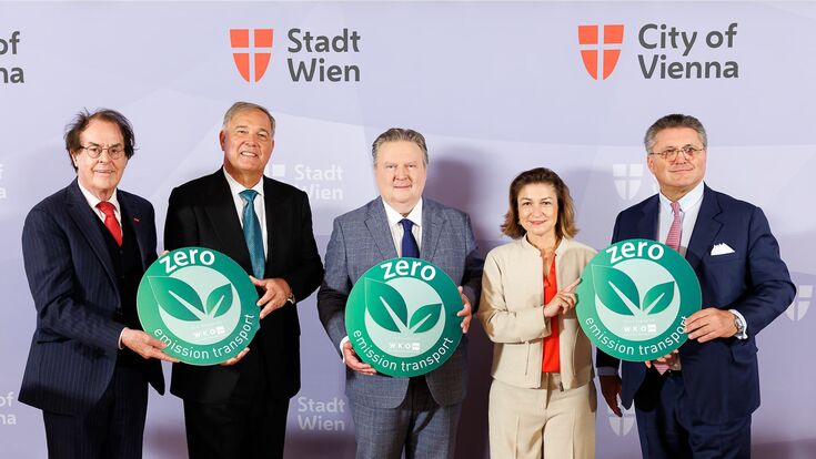 Präsentieren zero emission transport ergebnisse 2026: Hans Roth, Gründer von Saubermacher, Walter Ruck, Präsident der WK Wien, Wiens Bürgermeister Michael Ludwig, Tina Schrettner, Geschäftsführerin Ankerbrot und Karl-Heinz Strauss, CEO von Porr