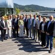 gruppenfoto bei versammlung von Pankl racing systems mit neuen eigentümern