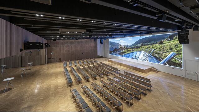 leerer Plenarsaal im Congress Centrum Alpbach