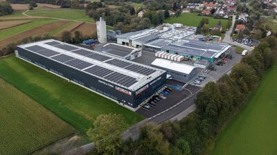 vogelansicht auf den produktionsstandort des fensterherstellers katzbeck in rudersdorf, südburgenland