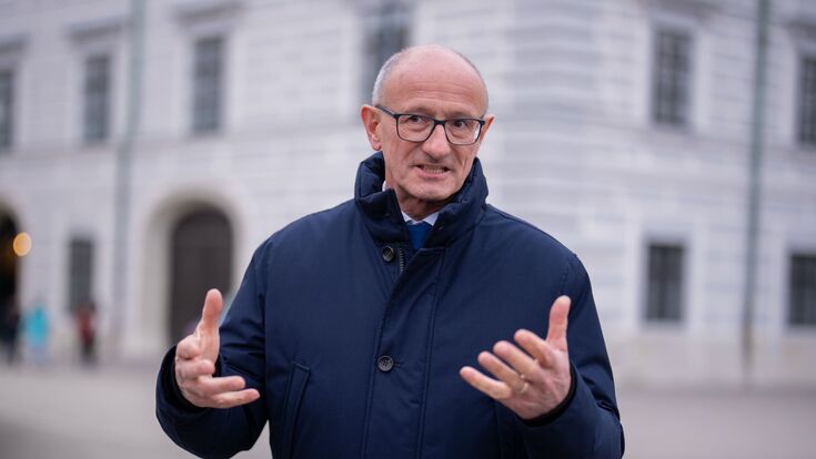 Der Vorsitzende der Landeshauptleute-Konferenz Anton Mattle (ÖVP) am Freitag, 30. Jänner 2026, während eines Statements vor einem Treffen mit dem Bundespräsidenten in der Präsidentschaftskanzlei in Wien.