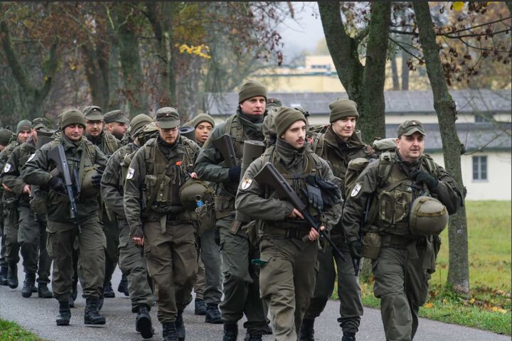 Milizsoldaten des Jägerbataillons Wien 1 "Hoch- und Deutschmeister" bei der Übung „Herbststurm 2022“.