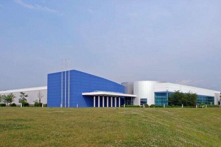 außenansicht auf ringana-zentrale in virgina, usa